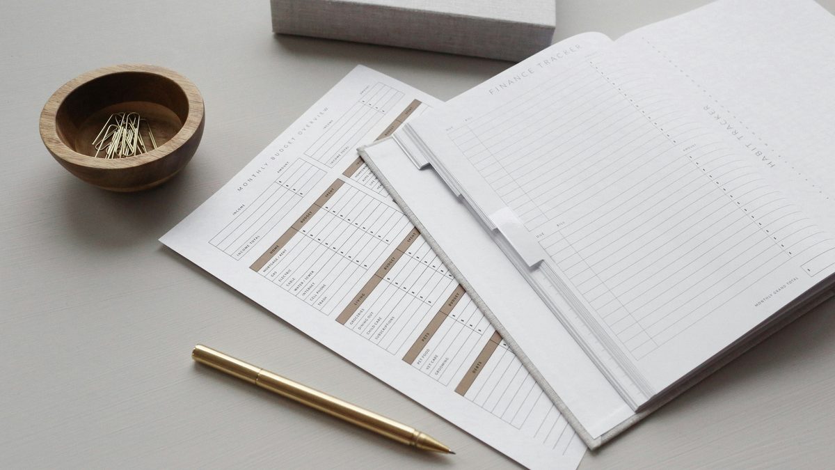 what is debt consolidation - simplified diagram on a desk